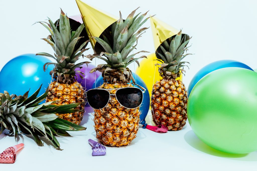 pineapple wearing sun glasses